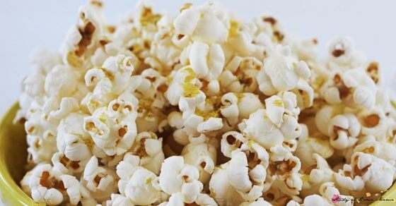 Can popcorn be a full meal? How to make a homemade cheesy popcorn that is incredibly healthy and contains many of your daily nutritional needs - an easy, healthy snack recipe that your kids will love