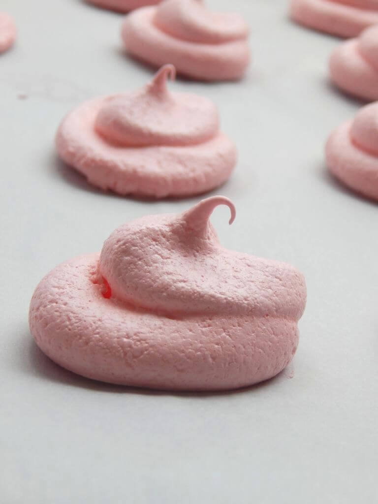 Click through for a fun twist on the classic raspberry meringue cookie recipe!