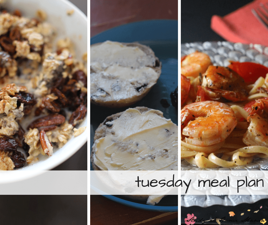 Tuesday meal plan - - part of a 7 day meal plan, new meal plans posted weekly! Overnight oatmeal makes for an easy breakfast, mini bagels and fruit salad for a quick lunch, and then a 15-minute shrimp scampi recipe for supper!