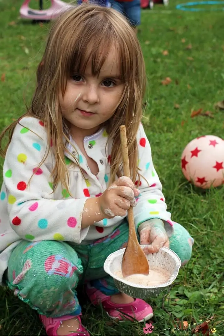 Apple Cinnamon Oobleck - a great sensory play activity to welcome the fall