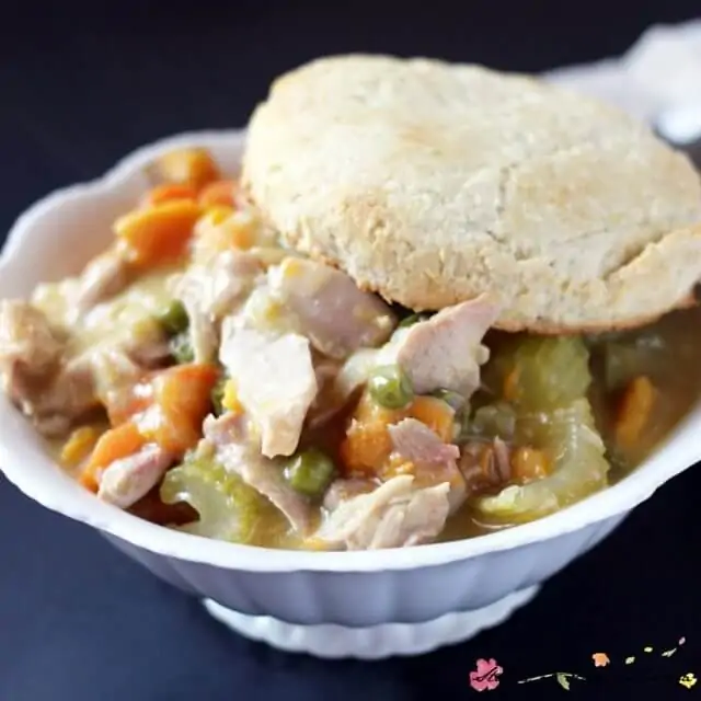 This easy healthy recipe for slow cooker chicken pot pie tastes amazing and is ready to eat in less than 4 hours