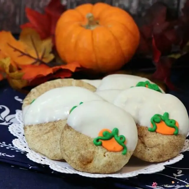 Aren't these pumpkin snickerdoodle cookies just too cute! Really easy to make, and taste much better than most pretty cookies you see on Pinterest