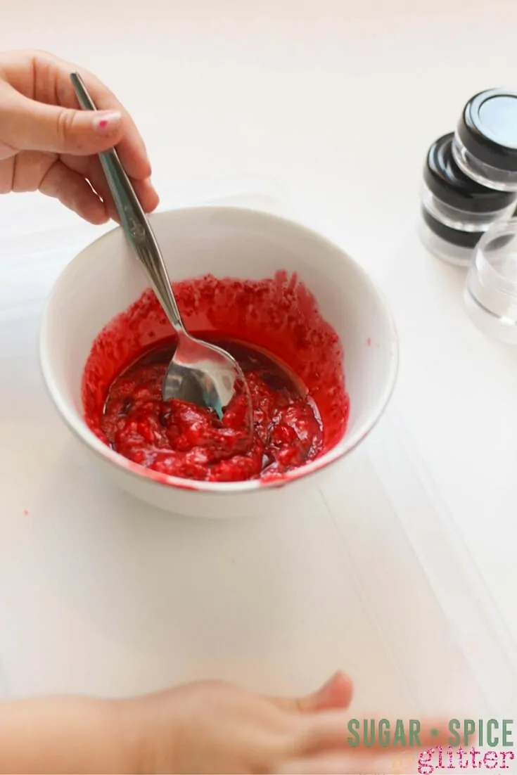 Red color party spoons – Bug's Party