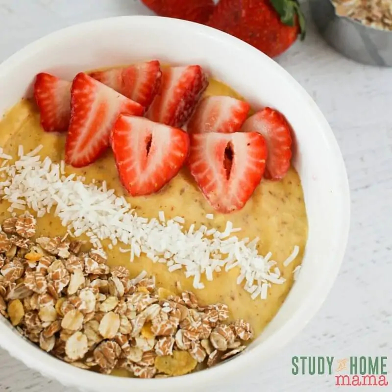 A quick and easy breakfast for healthy mornings - check out this mango smoothie bowl, a fun twist on a healthy smoothie recipe