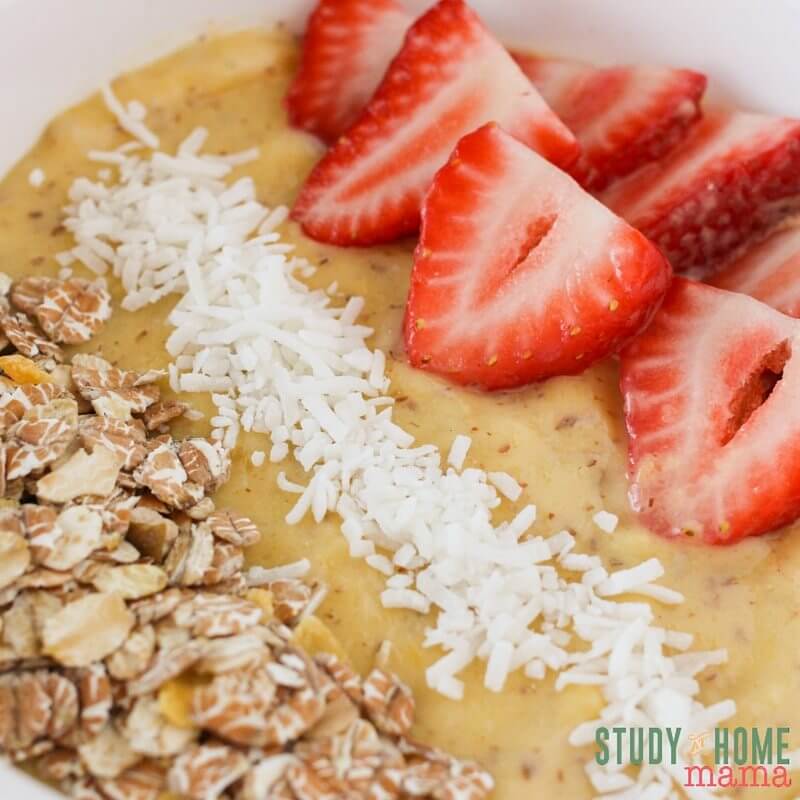 Are you kidding me? Look at how amazing this healthy breakfast recipe for a mango smoothie bowl looks. Delish!