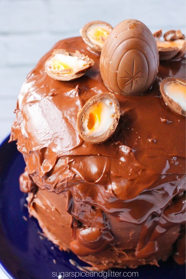 OMG how gorgeous is this triple chocolate, three layer Cream Egg Easter Cake? To die for!