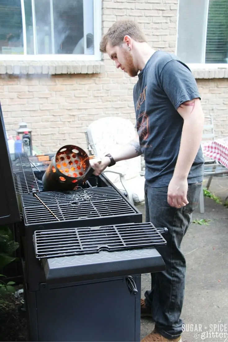 how to use a charcoal grill (1)