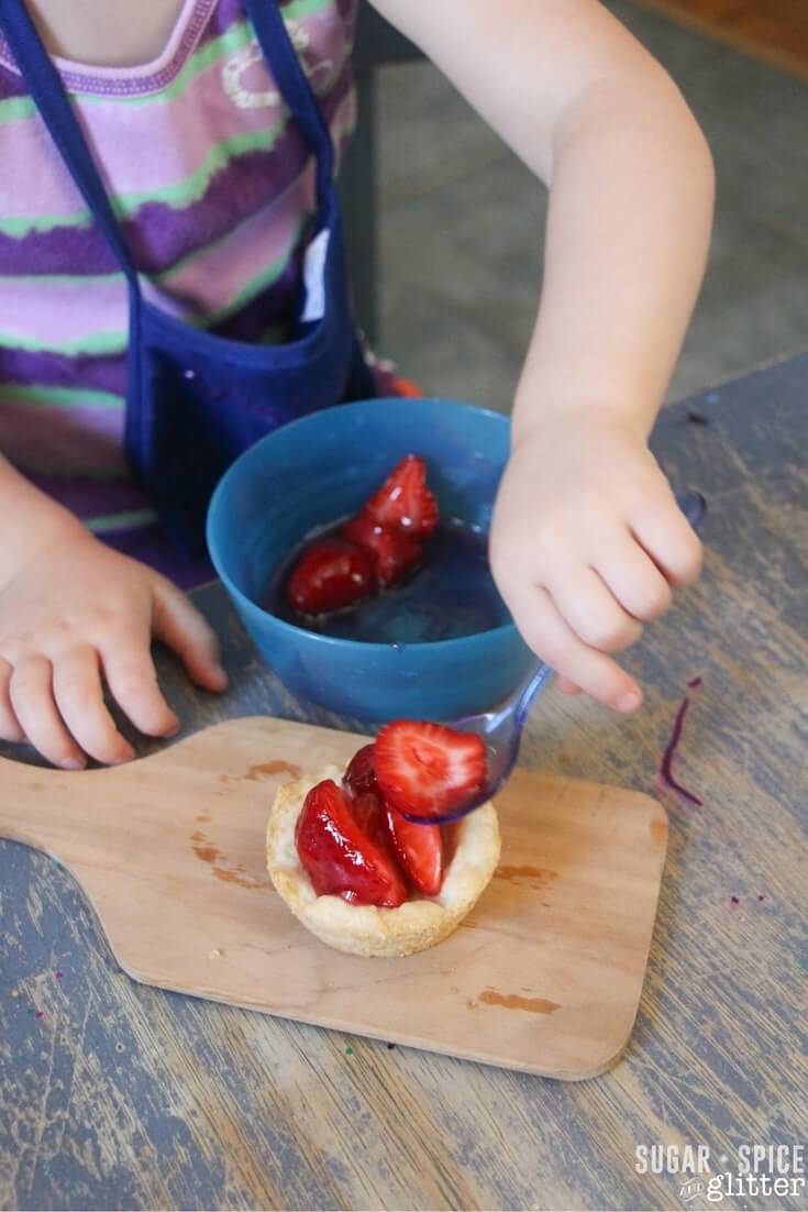 kids kitchen strawberry tarts (1)