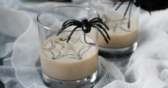 white-russian-cocktail-halloween