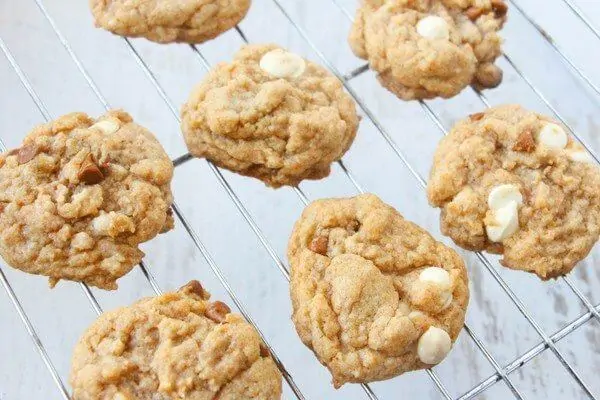 A super simple pumpkin spice cookie using pudding mix