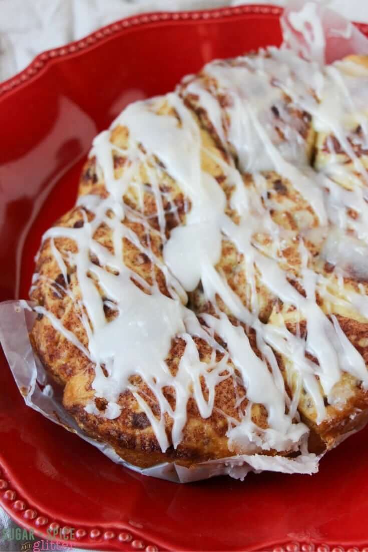 A delicious step-by-step tutorial for how to make perfect cinnamon buns in the slow cooker
