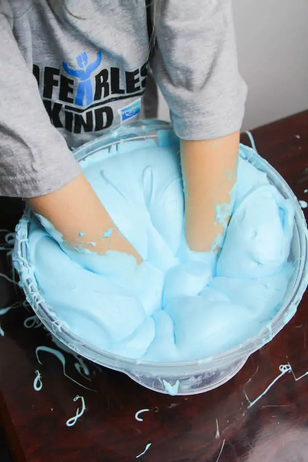 How To Make Fluffy Slime - Little Bins for Little Hands