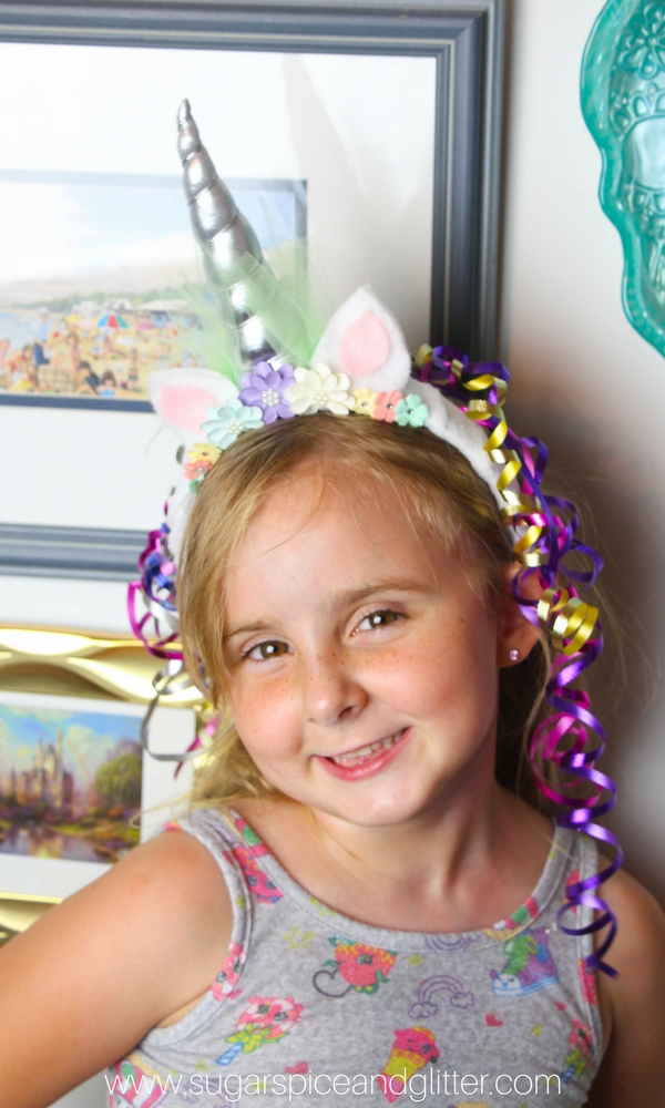 How sweet is this DIY Unicorn headband? A great addition to your Unicorn Party, or just a simple unicorn costume idea to add to your dress-up corner