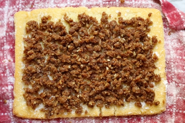 A maple syrup pecan pie cake roll