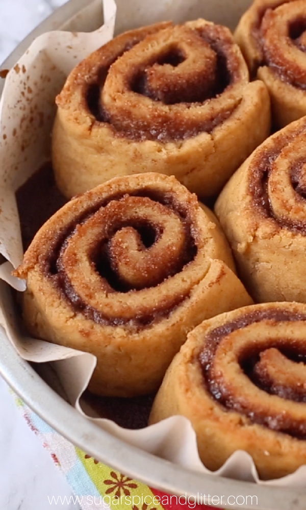 How delicious do these Cinnamon Rolls with molasses and gingerbread spices look?