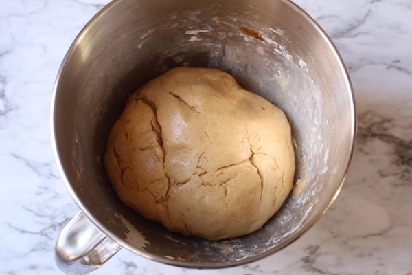How to make homemade cinnamon buns