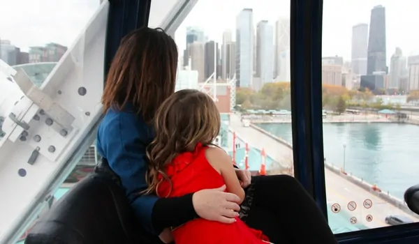 Riding the Centenniel Wheel at Navy Pier with kids