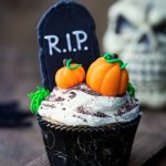 Graveyard Halloween Cupcakes (with Video)