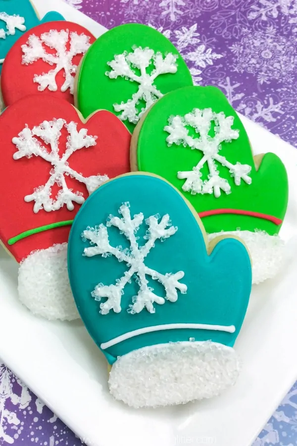These Mitten Sugar Cookies are easier to make than they look thanks to a few simple sugar cookie decorating tips