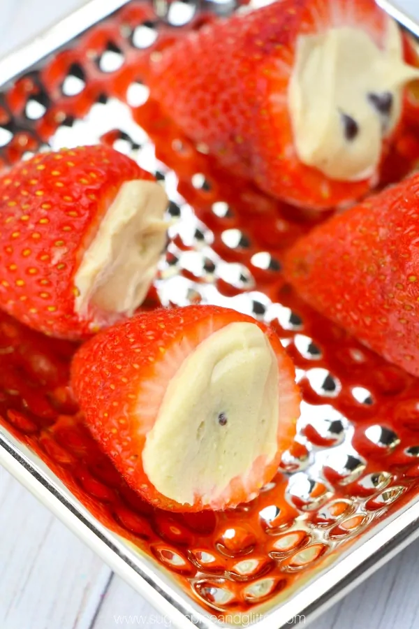 Move over chocolate covered strawberries, these Edible Cookie Dough Stuffed Strawberries are such a fun treat! Perfect for parties or family night treats