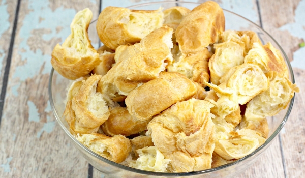 in-process image of how to make irish bread pudding