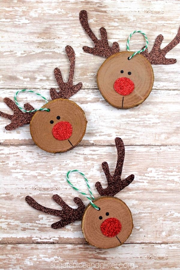 Wooden Slice Rudolph Ornament (with Video) ⋆ Sugar, Spice and Glitter