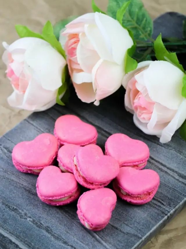 How to Make Romantic Strawberry Macarons-Cover image.