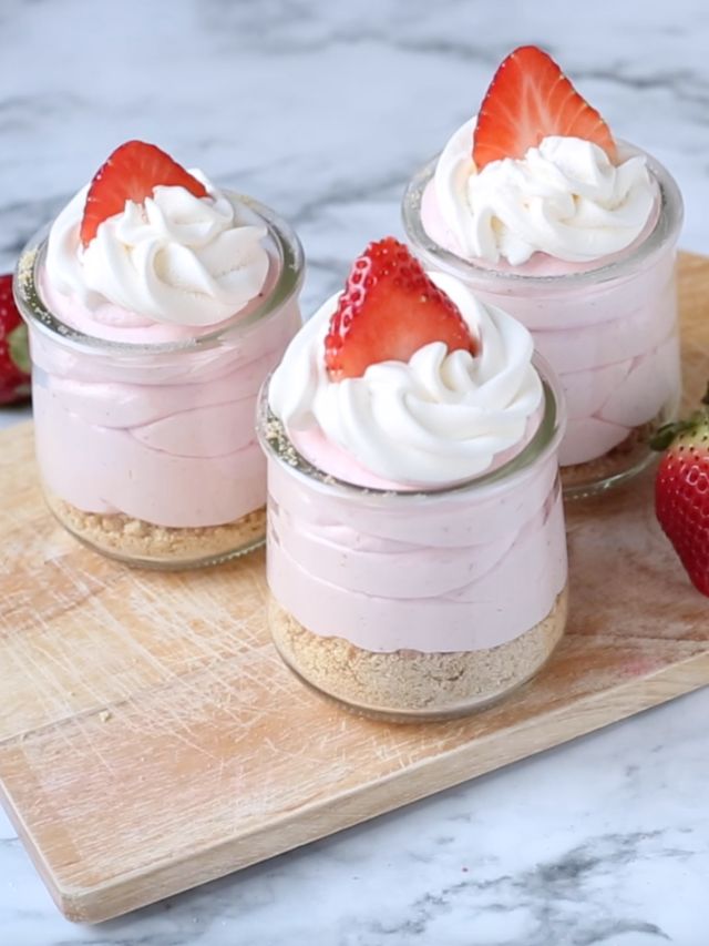 No-Bake Strawberry Cheesecakes-Cover image.